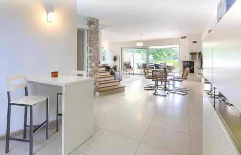 3 Bedroom Awesome Home In Umag - Foto 23