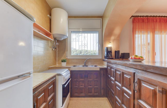 2 bedroom House in Castelló d'Empúries with garden and terrace - Photo 5