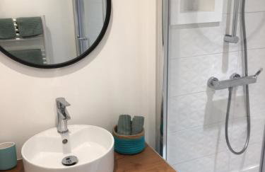 Homelivia, Appart FRIDA, mezzanine, déco raffinée et balcon - Foto 13