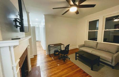 Renovated 1 Bedroom in Forest Hills - A - Foto 3