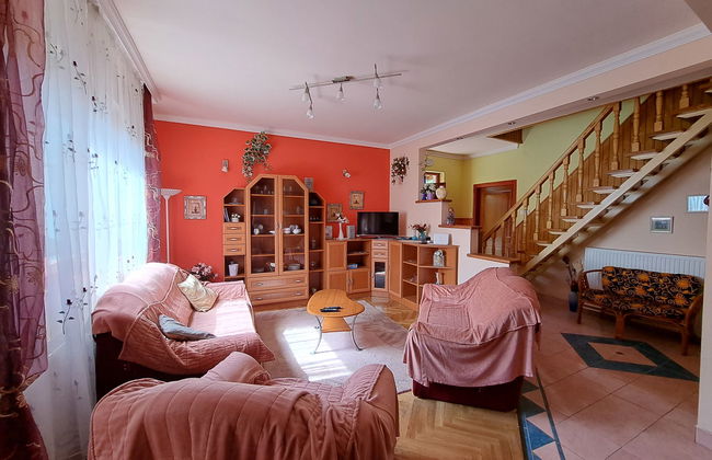 3 bedroom House in Balatonfenyves with garden and terrace - Photo 2