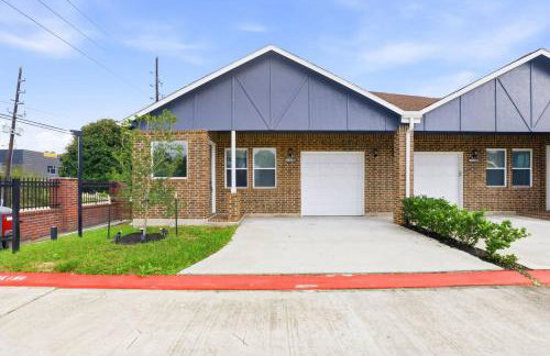 O30B Southwest Houston 2BR King Beds Pet Friendly Townhome - Foto 2