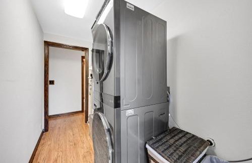 Chalet Seraphina - Cozy Pet Friendly Hot tub - Photo 37