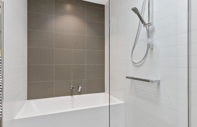 Spectacular Views - 2 Bedroom House - Photo 14