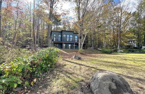 Luxe Modern Lakefront Oasis - Hot Tub, Sunset Views, Pet & Family Friendly! Close to UMF! - Foto 1