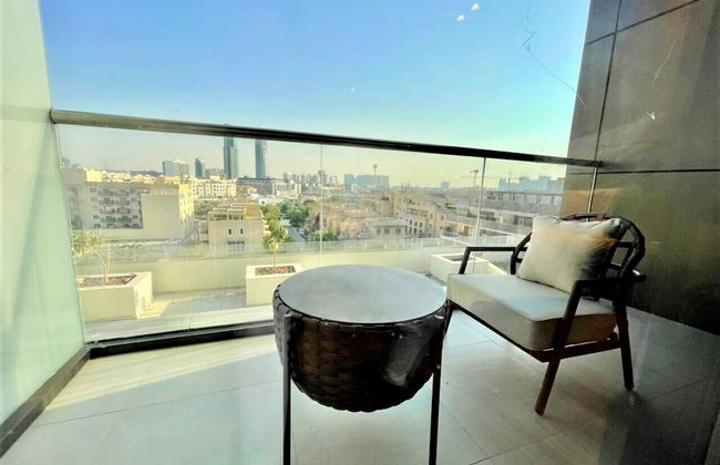 Park View Spacious Studio With Balcony - Photo 13