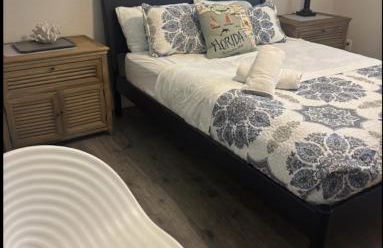 Central Perk Retreat | Heated Pool + Zoo 1 Block! - Foto 20