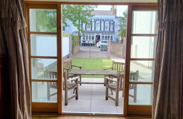 The Coach House - Photo 17