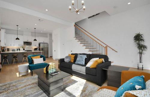 Blissful Getaway Home with Hot Tub & Backyard Near Downtown - Photo 2