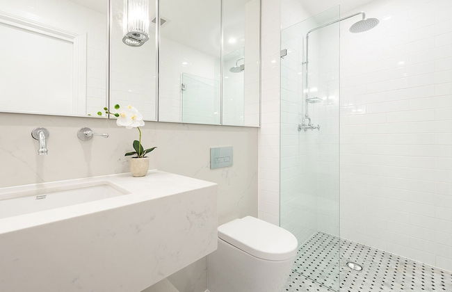 Luxury Sydney Apartment - Photo 9