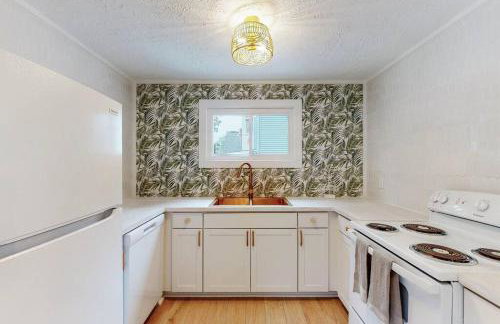 The Playmakers Funhouse-HOF Village - Foto 3