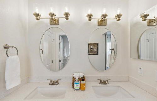 Cozy 3 Bedroom Family Beach Home in Galveston - Photo 17