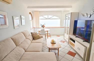 Charming Townhouse in El Faro, Spain, Studding Sea View & Community Pool - Foto 7