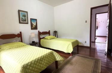 Charming Colonial Countryside Home with Wifi - Foto 13