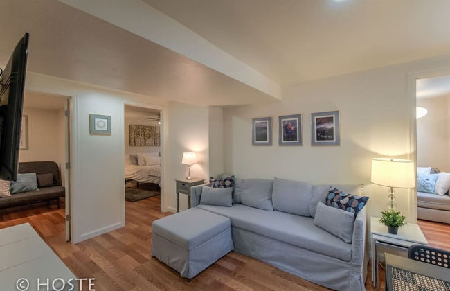 2BR Comfy Condo & Cute Patio Broadmoor Area - Foto 12