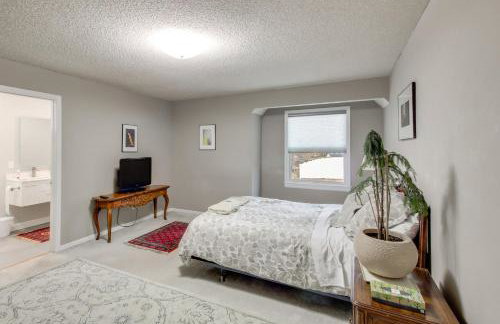 2 Mi to KU Campus Group Getaway with Patio and Garden - Photo 15