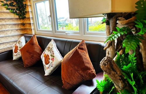 Squirrel Hideaway with Hot Tub in Formby, Liverpool - Foto 15