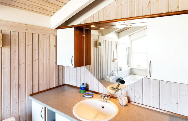 "Elvie" - 200m from the sea - Foto 9