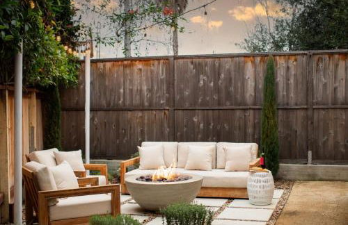 1884 Elegant Home Fire Pit, Tesla Tech, Near DT - Foto 34