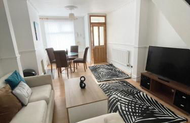 Cute two bedroom house with free street parking - Foto 1