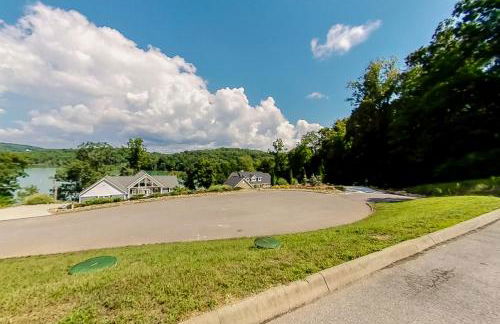 Spacious Lakeview Townhouse Sleeps 8 Deck Grill - Foto 33