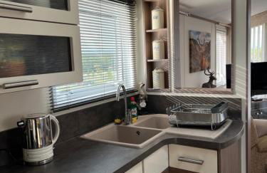 Maneight Luxury Lodge with hot tub - Foto 15