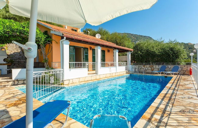Villa Elia Large Private Pool Walk to Beach Sea Views A C Wifi Car Not Required - 1978 - Foto 3