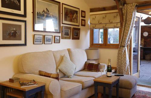 Rushmoor Retreat, Cosy with Outdoor Pizza Oven - Photo 36