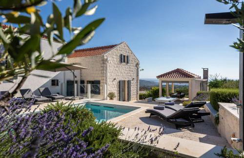 Villa True Oasis with Heated Pool - Photo 61