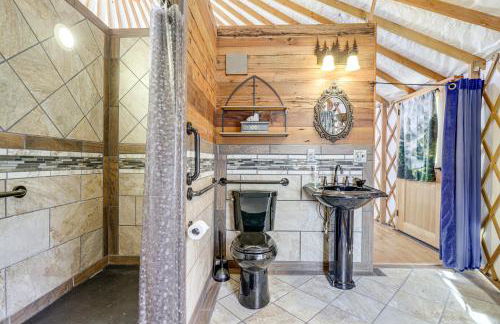 Glamping with Mountain Views! Newport Yurt Retreat! - Foto 18