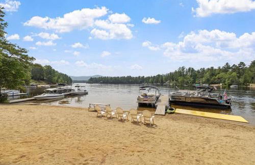 Lake Escape Family & Pet Friendly with Dock Access - Photo 3