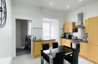 Luxury 3 Bedrooms Entire Flat - Self Check in & Check out - Photo 53