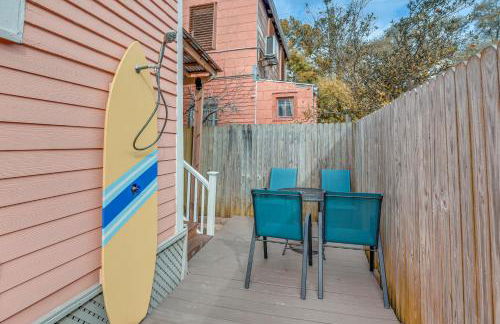 1 Mi to Beach Colorful Cottage in Galveston! - Foto 2