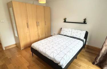 Beautiful 2 bedroom garden flat w/ free parking - Foto 5