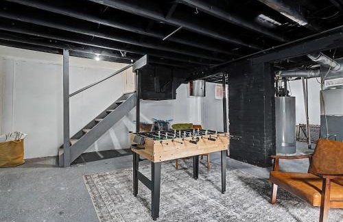 Newly Renovated and Designed Near Downtown - Foto 40