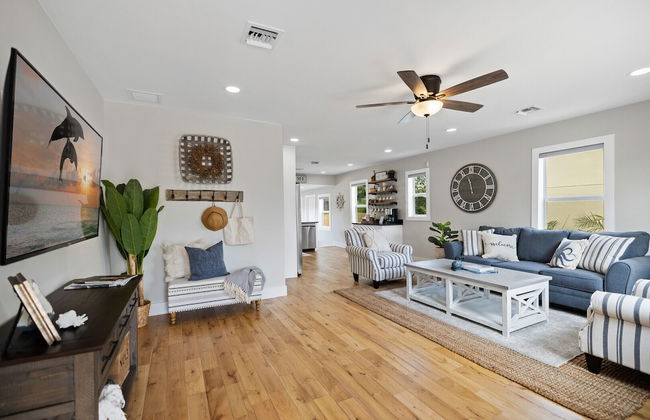 Stylish Luxury Home Near Beach & DT - Foto 8