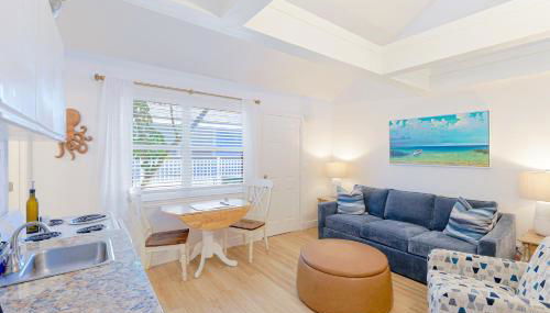 Newly remodeled 8-steps to sand path of Beach! - Foto 4