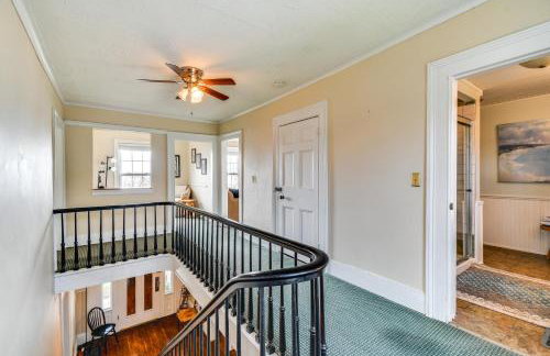 Lakefront Cayuga Retreat with Private Deck and Hot Tub - Foto 19