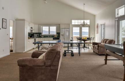 Scenic Catskills Retreat • Pool Hot Tub Game Room Lake Views Mountainview Estate by AvantStay - Foto 7