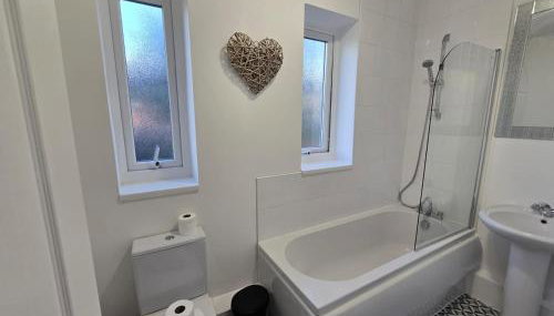 Spacious 3BR Sleeps 6 Ideal for All Stays - Foto 2