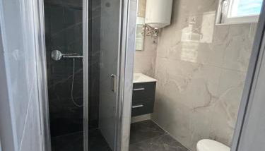 Luna - Foto 2, Shower