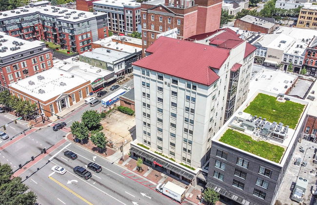 Home is Where the Arch is Across From Uga! - Foto 19