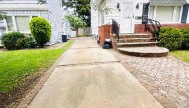 Comfortable 4-BR Family Home with Ample Parking - Foto 4