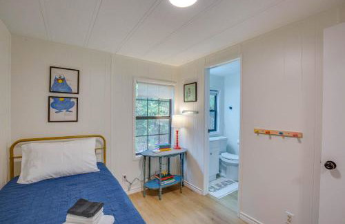 Lakefront Frankston Cabin with Dock and Fire Pit! - Foto 18