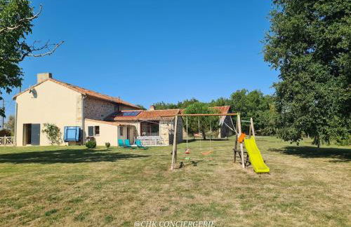 La Dorgisière - Ferme du XVIIe rénovée, grand jardin arboré à 15 min du Puy duFou - Foto 3