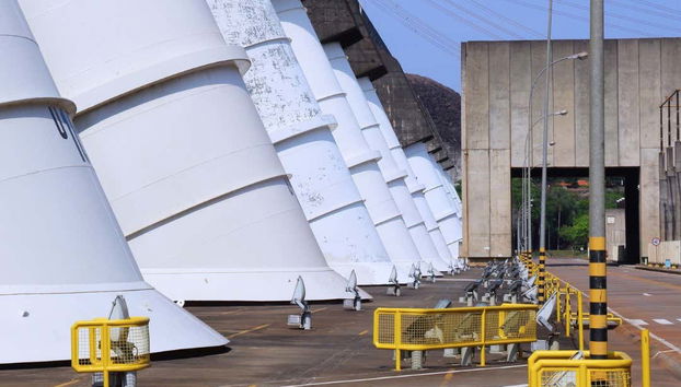 Excursión a la represa de Itaipú y refugio Tatí Yupí - Foto 4, Maquinaria de la represa de Itaipú