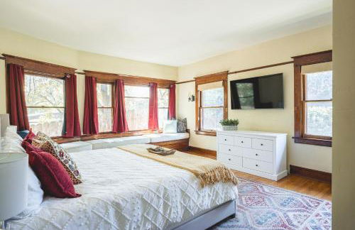 1907 Stone House - King Bed, Office, Crib, Toys - Foto 4