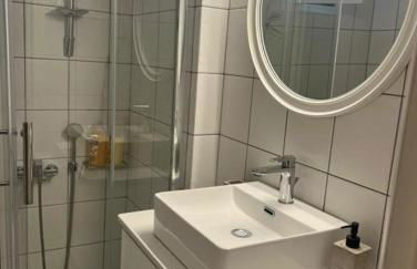 Lovely 1-bedroom apartment in front of sandy beach - Foto 11