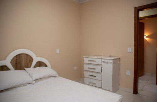 Chalé com Deck e Churrasqueira nas Montanhas - Foto 26