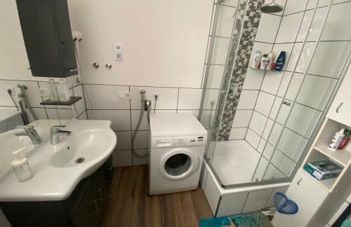 Schöne kleine Einraumwohnung mit Küche und Kamin in Holzthaleben - Photo 6